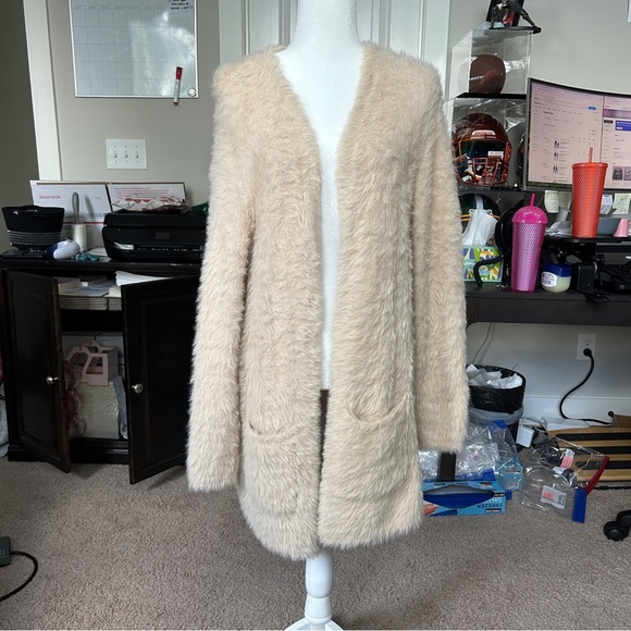 Free People Sand Beige Eyelash Faux Fur Open Front Cardigan Size Small - Picture 3 of 12